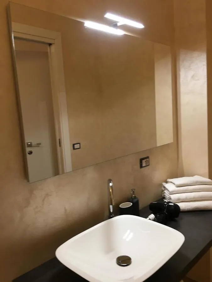 Cute And Cozy Apartment Train Station Bergamo Italy